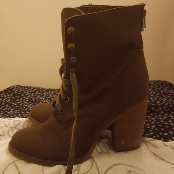 rebels Shoes - REBELS WOMEN'S SIZE 8.5